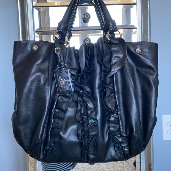 Prada ruffled black leather hobo tote bag - Picture 6 of 14